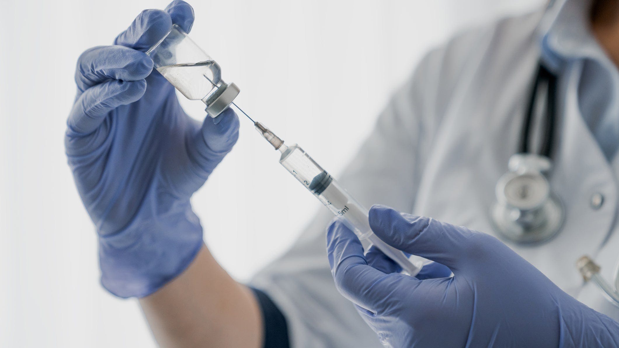 Understanding Hair Loss Post COVID-19 Vaccination: A Closer Look with Xtrallux
